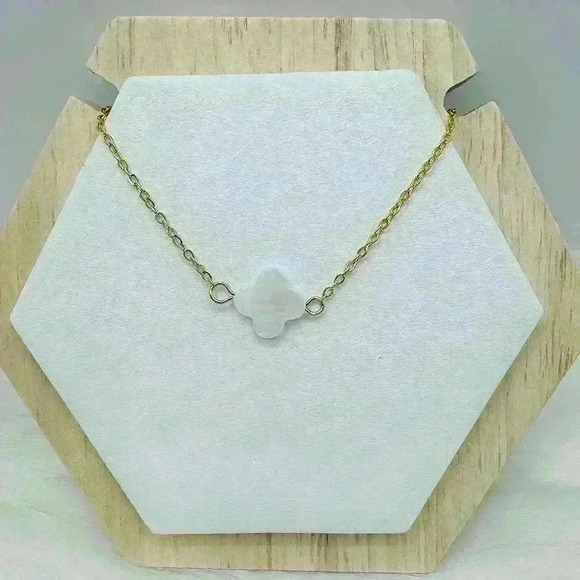 Faux Shell Flower shaped Necklace w/ Stainless steel Chain - Picture 4 of 4